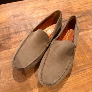 NWOT Wolf & Shepherd tan loafers slip on men’s 12